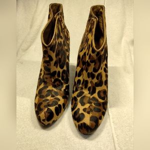 Jessica Simpson Mina NWOT 9.5 M calf-hair leopard and gold high heeled booties